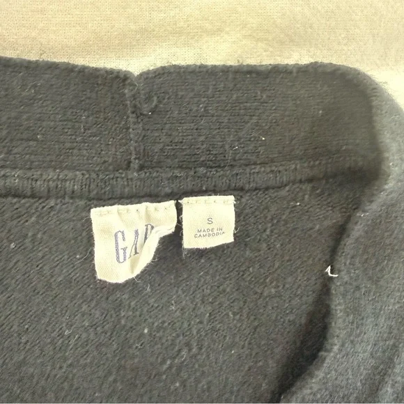 ✨ GAP Black Button Front V Neck Cardigan Sweater — Size S ✨ - Picture 4 of 7